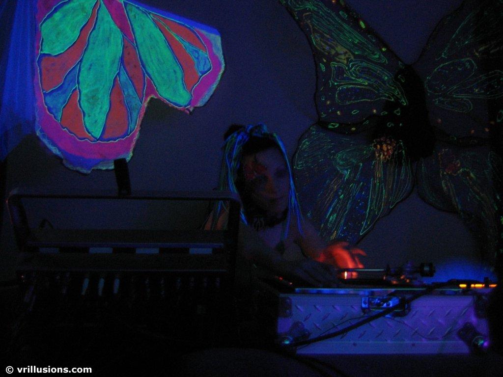 butterfly_dance_ritual_2005_18.jpg